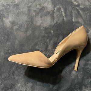 Dress heel shoe, beige/tan in colour, size 9.5US